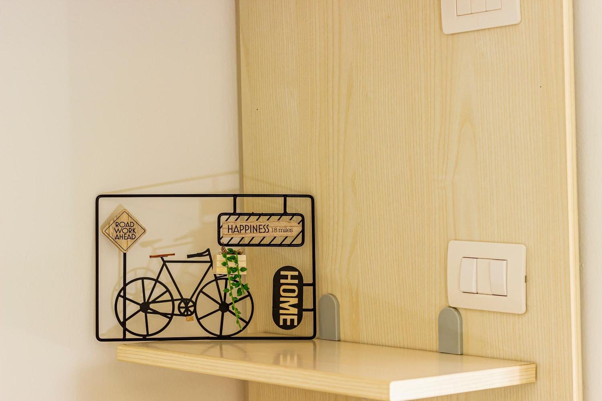 Private Garden & Garage - Self Check-In & Remote Access Lejlighed Como Eksteriør billede