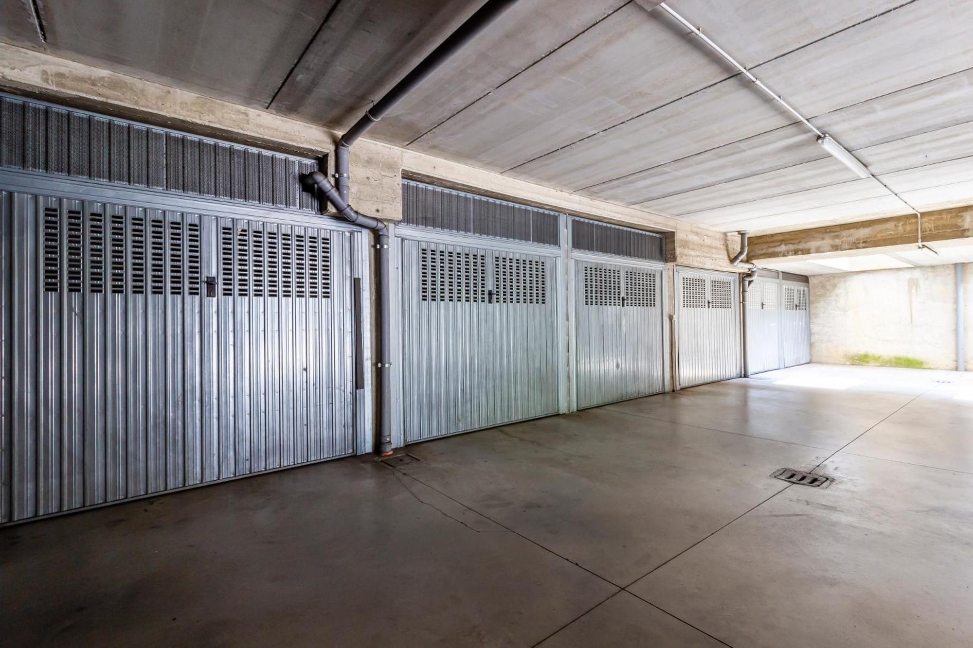 Private Garden & Garage - Self Check-In & Remote Access Lejlighed Como Eksteriør billede